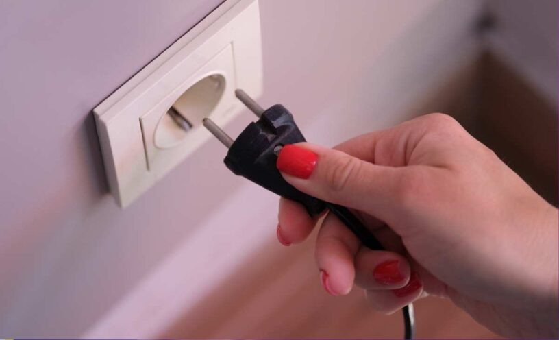 qué electrodomésticos que no se deben dejar enchufados en la noche