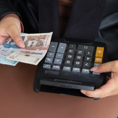 fecha en la que se conoce el aumento del salario mínimo en Colombia