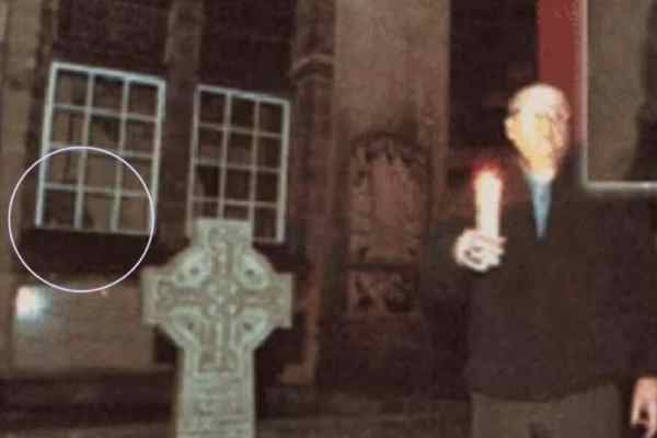 Una foto del sacerdote que murió practicando un exorcismo