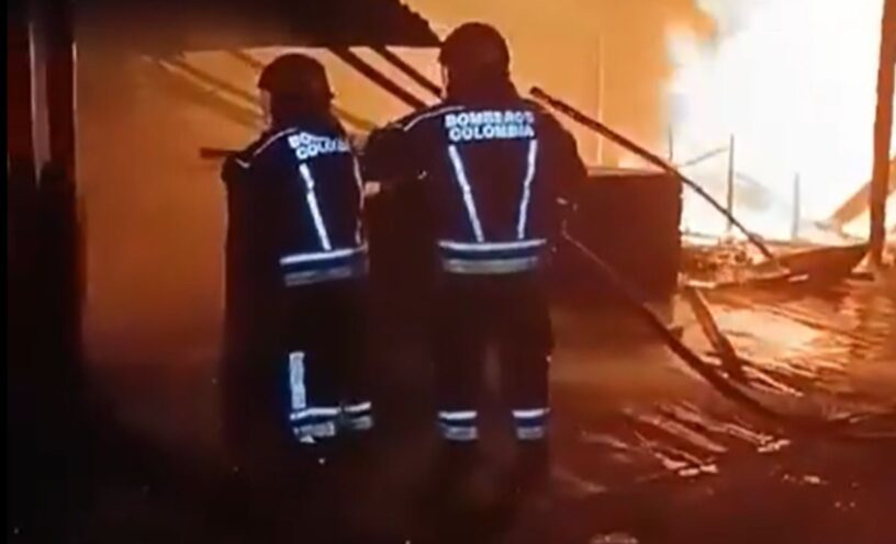 imágenes del incendio en el Salto del Tequendama