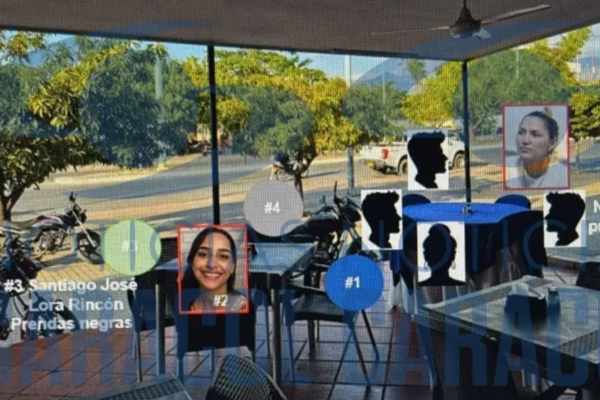 Así estaba ubicada la Familia Lora en el restaurante