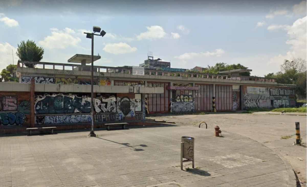 interior de la fábrica abandonada de Bavaria en Bogotá