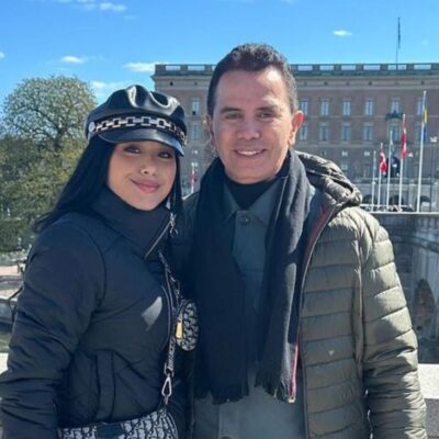 Jhonny Rivera cansado de andar con su novia