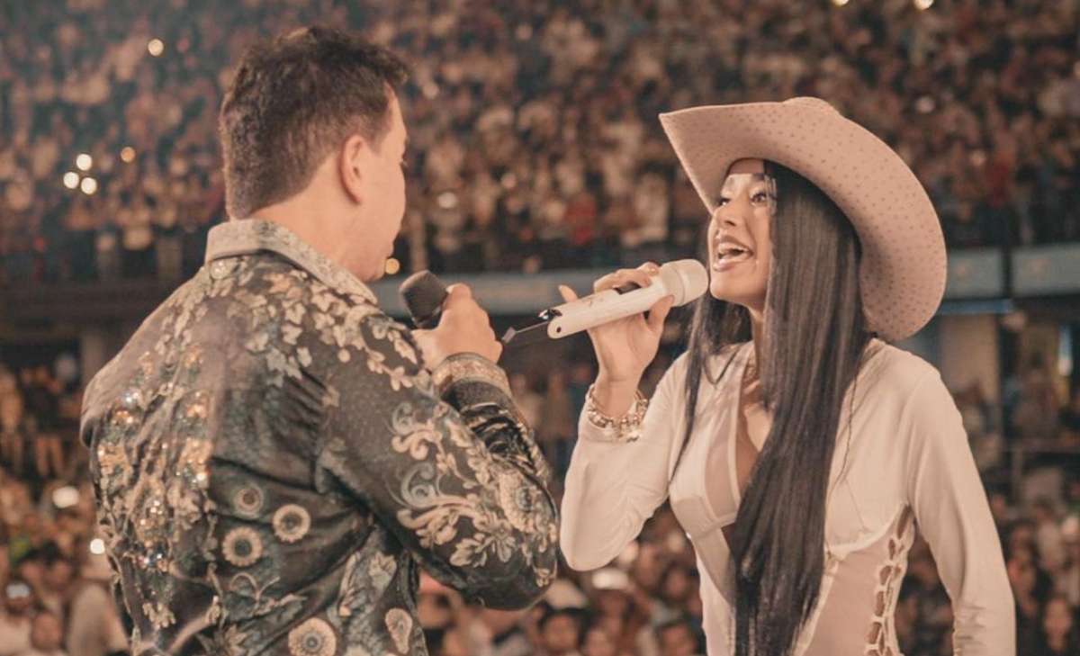 jhonny rivera revelo lo dificil que fue hacer publica su relacion
