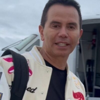 Jhonny Rivera se salvó de serio accidente