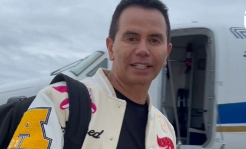 Jhonny Rivera se salvó de serio accidente