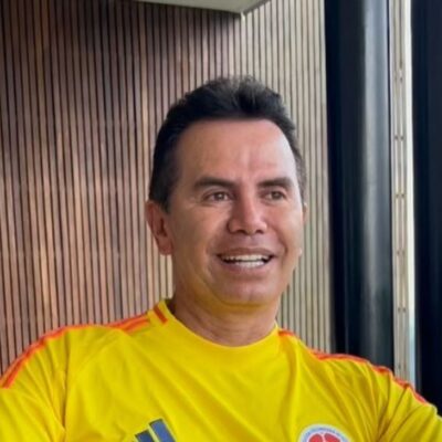 regalo de Marcela Reyes a Jhonny Rivera
