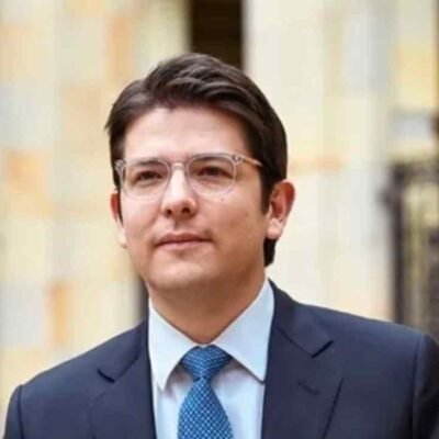 esposa de senador se pronuncia tras nueva cirugía de Miguel Uribe