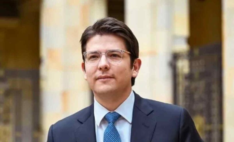 esposa de senador se pronuncia tras nueva cirugía de Miguel Uribe