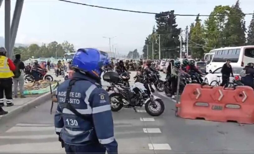 motociclistas se unen al paro de camioneros