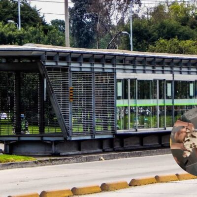 mujeres se colaron con bebes en Transmilenio