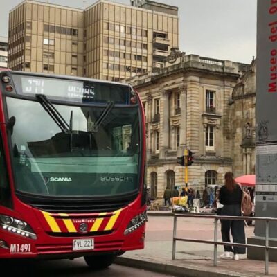 multa por comer o tomar en Transmilenio