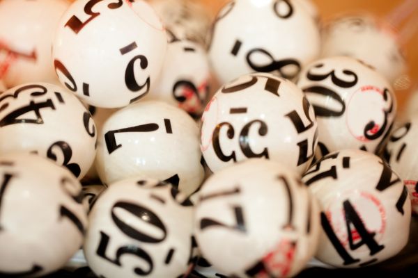 números de la suerte para jugar en el chance o lotería según la IA
