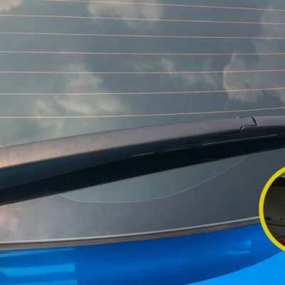para qué son las líneas horizontales del vidrio trasero del carro