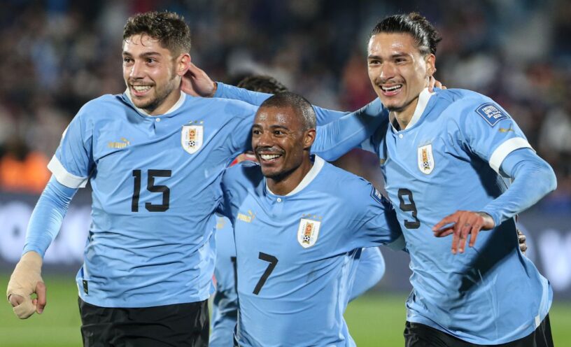 Pelea de jugadores de Uruguay con hinchas colombianos