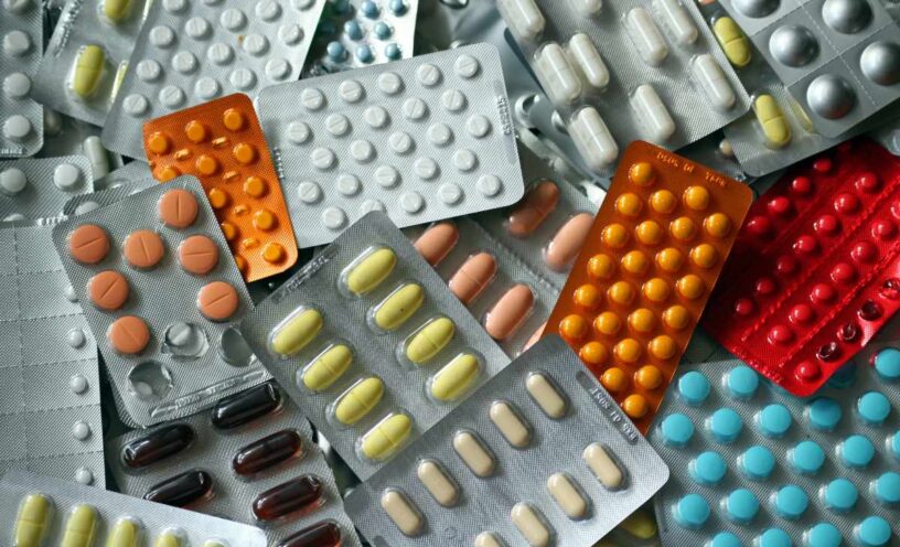 por qué no se deben partir ni triturar los medicamentos
