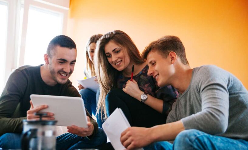 programas de formación gratuita con Idartes en Bogotá