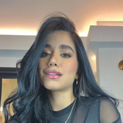 Qué dice novia de Jhonny Rivera a las críticas