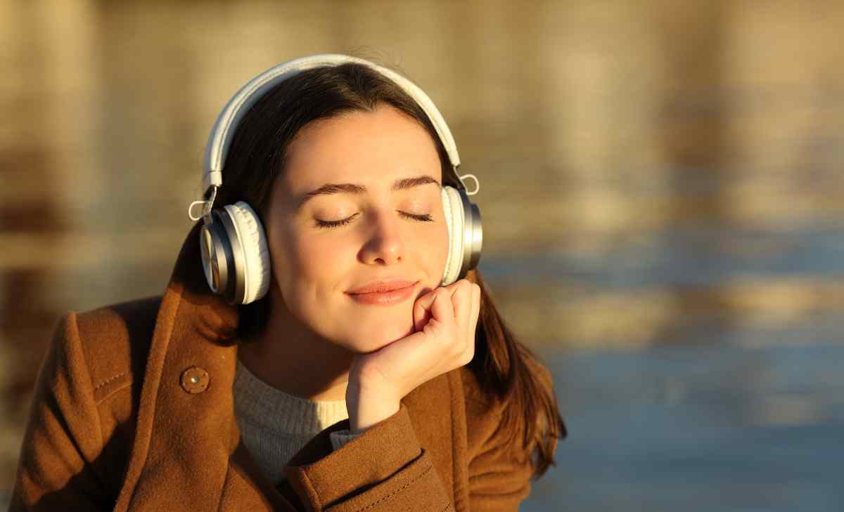 Qué significa escuchar la misma canción