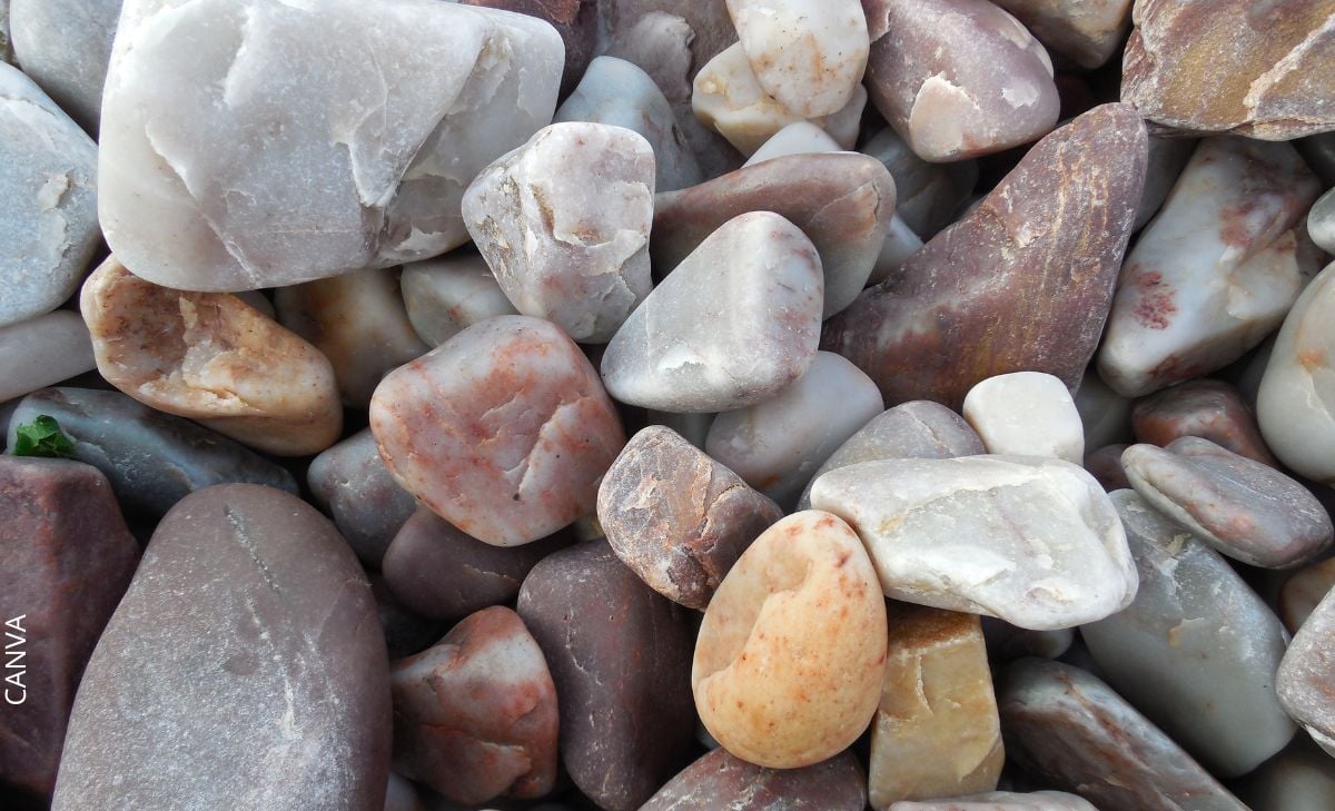 ¿Qué significa soñar con piedras? Obstáculos en tu vida y más