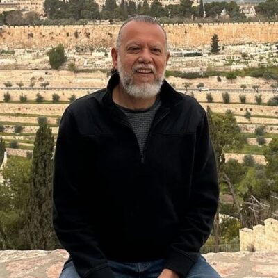 quién es la esposa de exsacerdote Alberto Linero