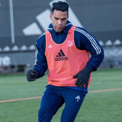 reacción de Falcao al escuchar Viva Colombia viva Falcao
