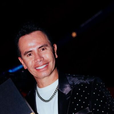 regalo de cumpleaños de Jhonny Rivera a su novia