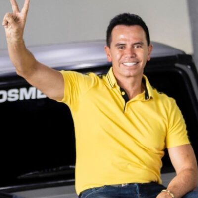 Serenata de Jhonny Rivera a mamá de Epa Colombia
