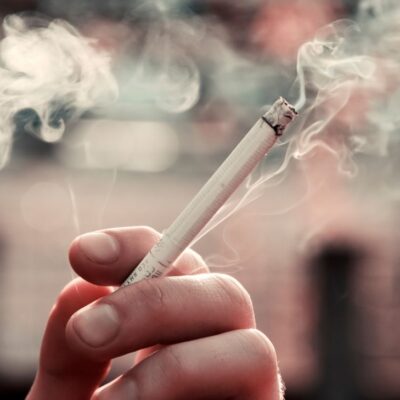 Significado del cigarrillo cuando se dobla: mala suerte y más