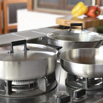 Soñar con ollas de aluminio tiene tremendo significado