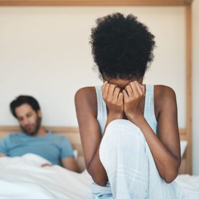 Soñar llorando por mi pareja, ¿señal de ruptura?