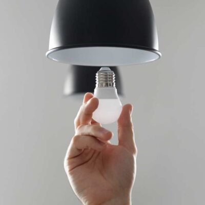truco revelado para ahorrar en la factura de la luz