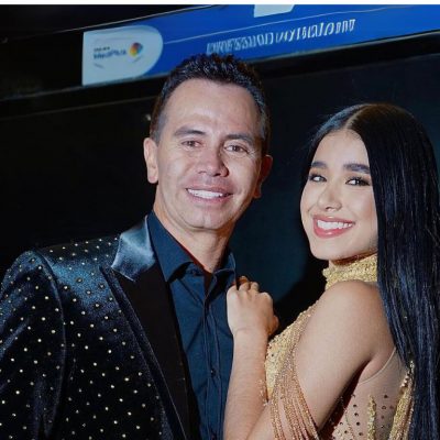 viaje de Jhonny Rivera a su novia
