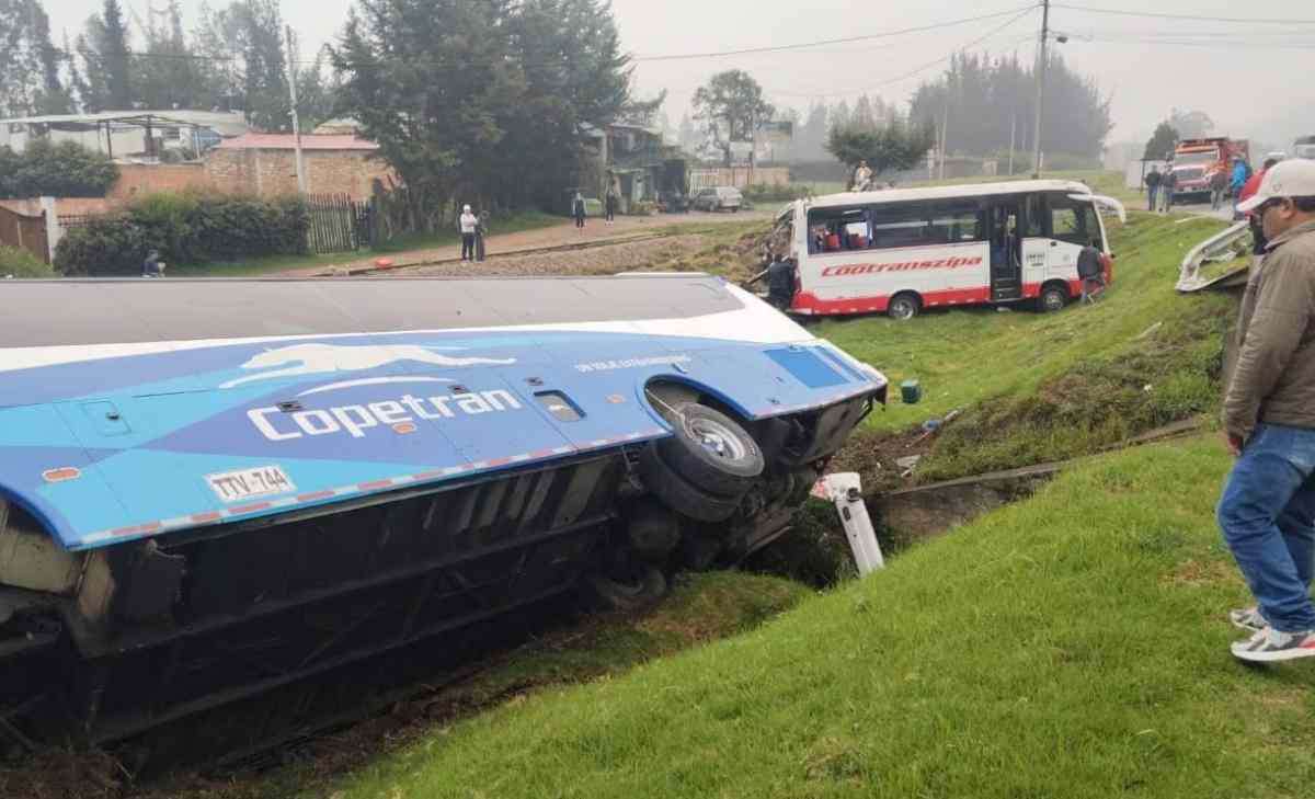 video del accidente entre buses en la vía Bogotá - Tunja