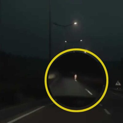 video muestra cómo un niño aparece de la nada en la carretera