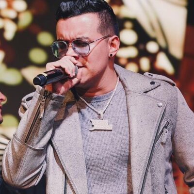 Yeison Jiménez en concierto en el Movistar Arena
