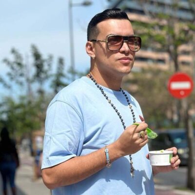 yeison jimenez hablo de cuanto gana con sus gorras