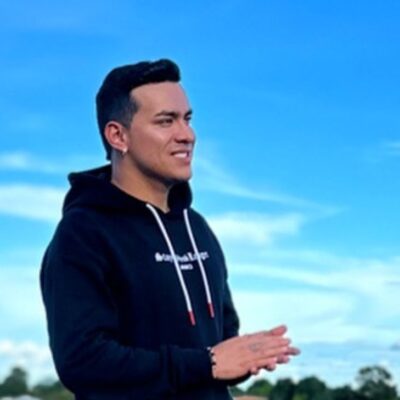 Yeison Jiménez vio partido de Colombia con leyenda