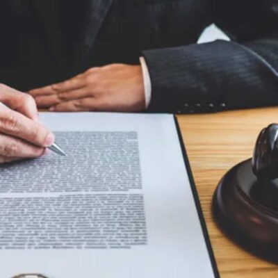 ¿Cómo cambiar el apellido paterno de un hijo?