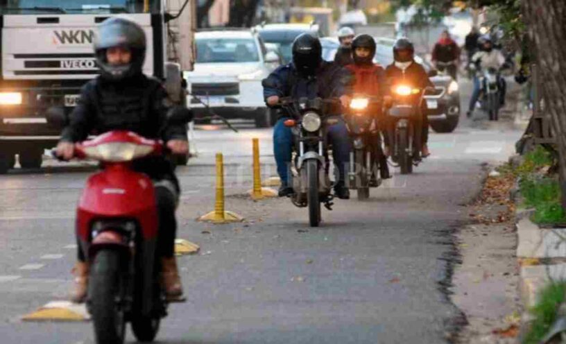 Esta es la multa que reciben los motociclistas por andar en la ciclovía