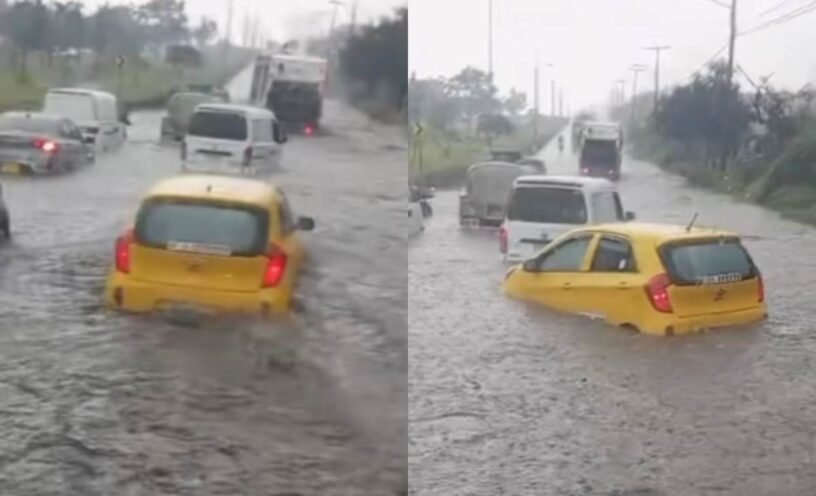 Taxi fue arrastrado por la lluvia