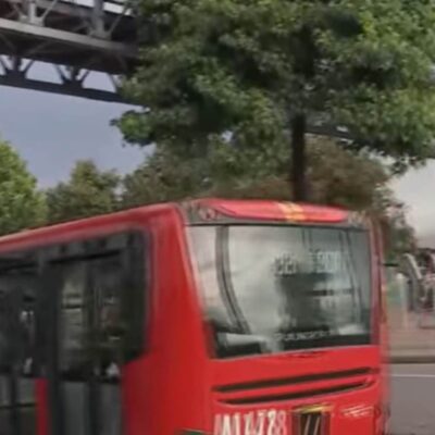Mujer murió tras caer de un puente de Transmilenio
