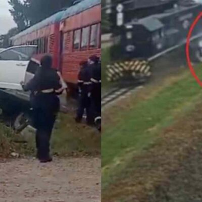 momento exacto en que el Tren de la Sabana colisiona con una camioneta