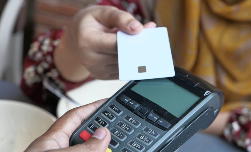 Qué pasa si solo pagas el mínimo de tu tarjeta de crédito: Riesgos y consecuencias