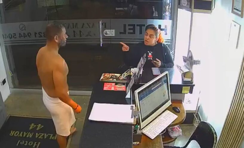 hombre agredió recepcionista