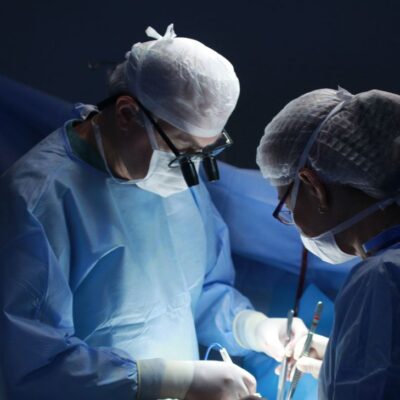 Mujer viajó a Colombia para retirarse biopolímeros y murió durante el procedimiento