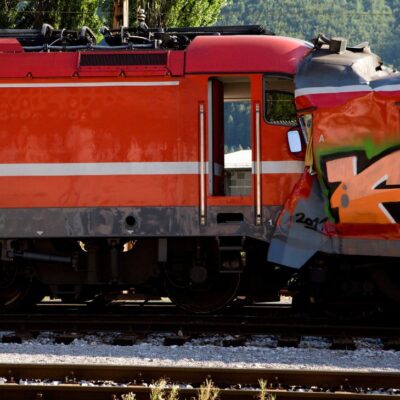 Emergencia en Bogotá: se descarrila tren de la Sabana en la Carrera 30