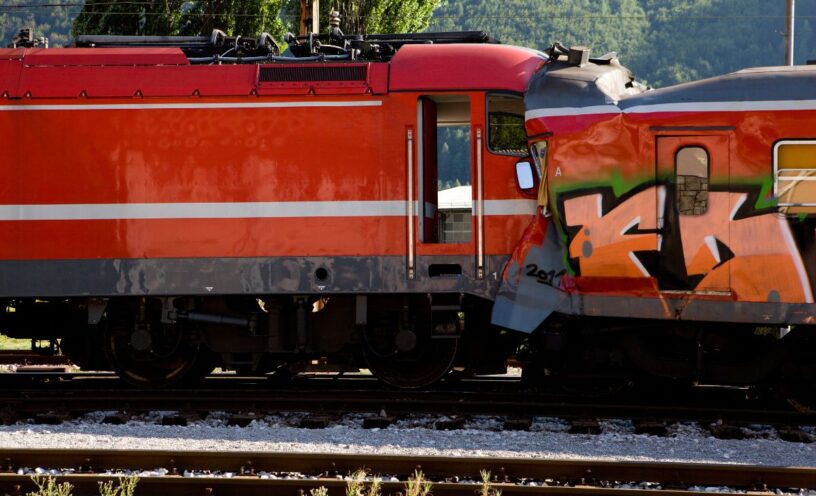 Emergencia en Bogotá: se descarrila tren de la Sabana en la Carrera 30