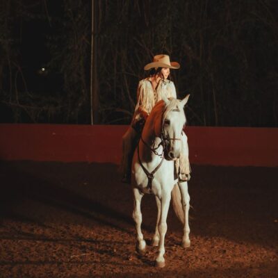 Paola Jara estrena "Mi Momento Más Humilde"