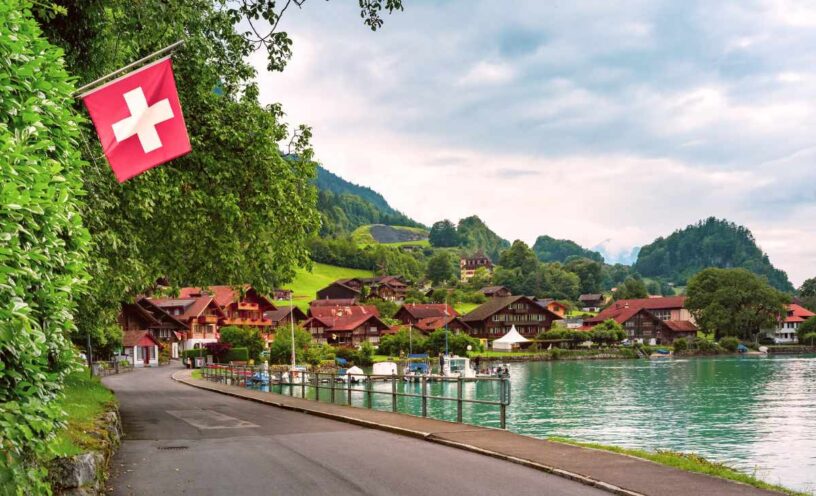 Suiza ofrece más de 200 millones de pesos por vivir allá